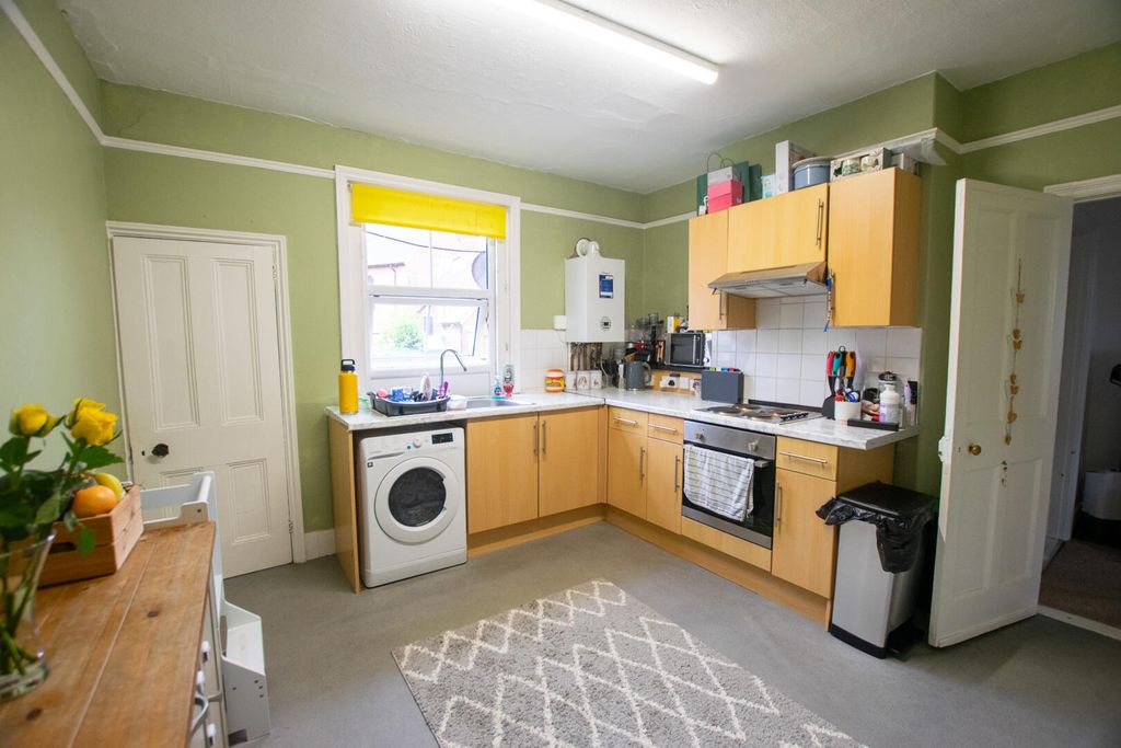 Property photo 2 of 12 Kitchen