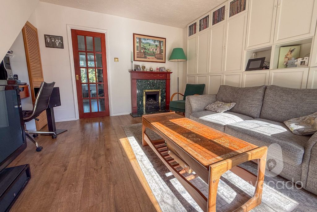 Property photo 3 of 10 5718065