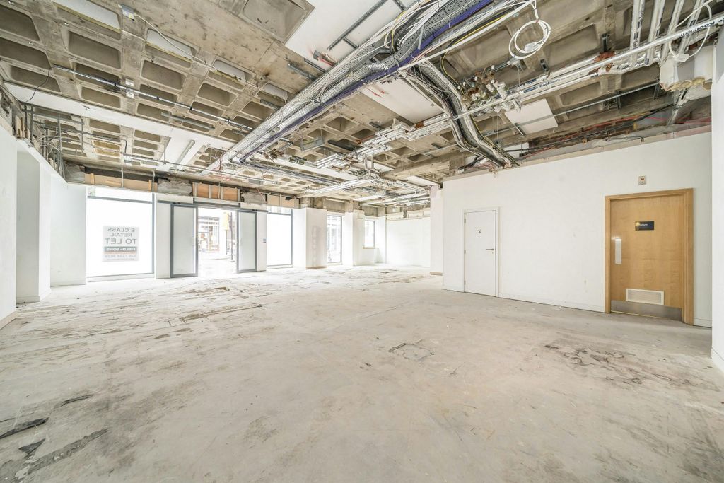 Property photo 2 of 7 199 Borough High Street Int 2 Copy.Jpg