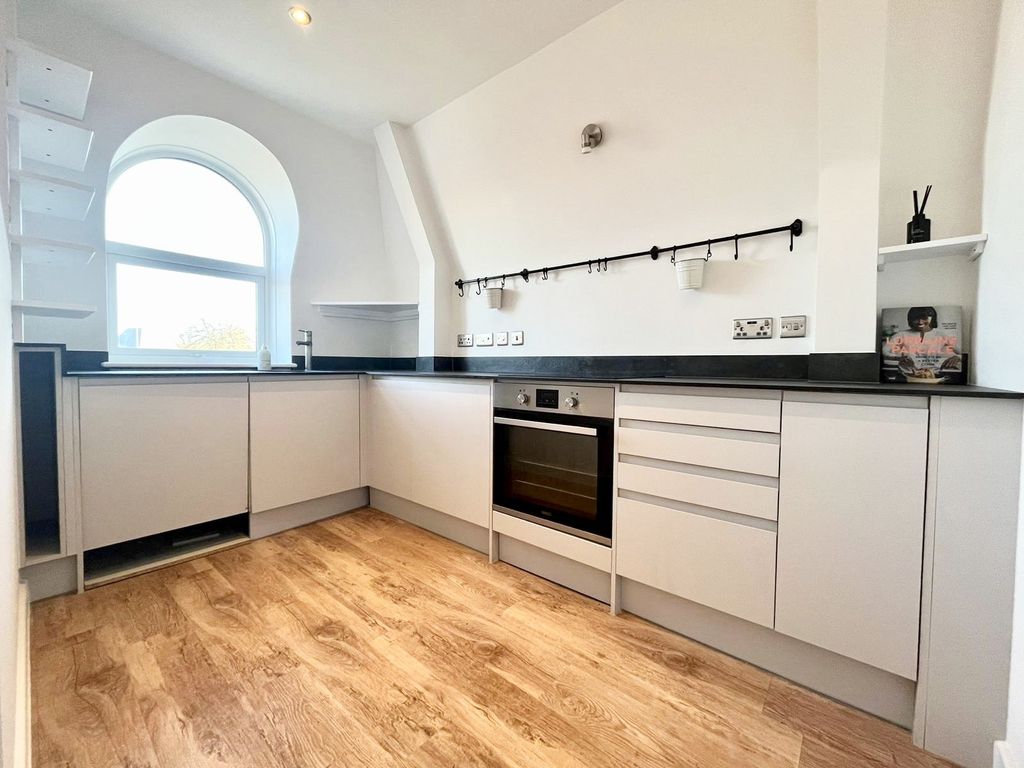 Property photo 3 of 7 Picture No. 24