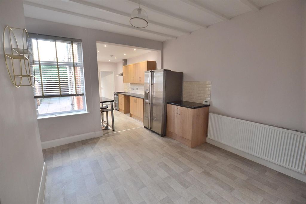 Property photo 2 of 20 Dining Room