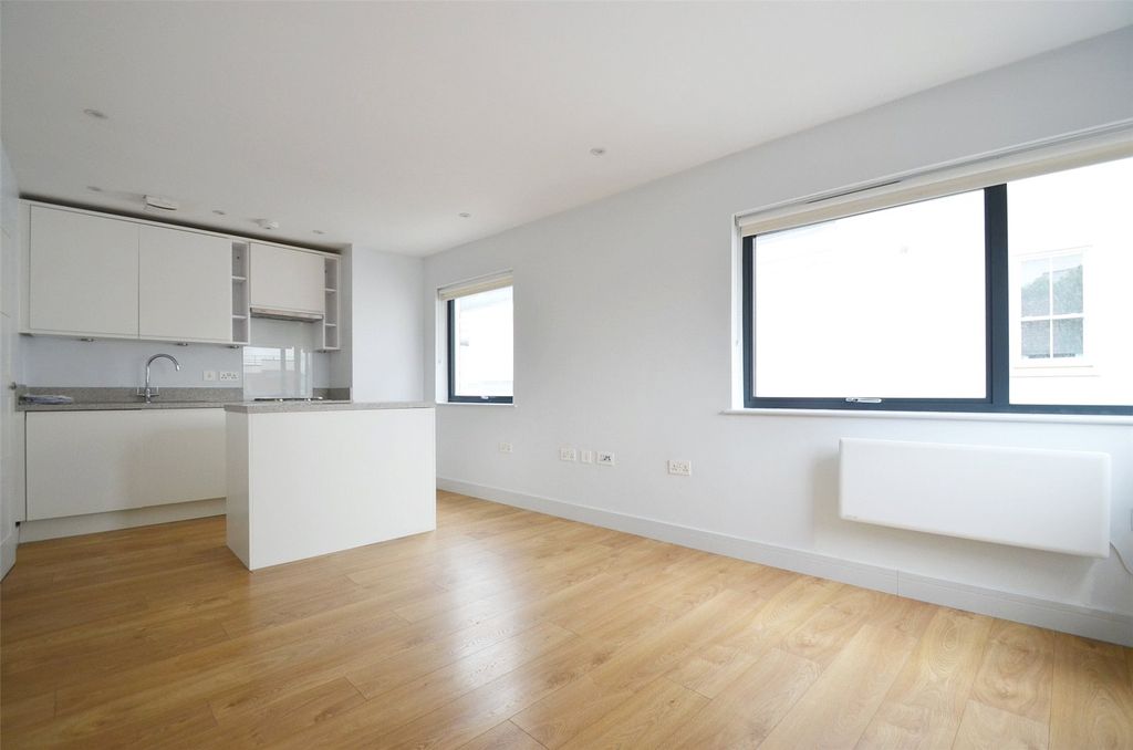 Property photo 2 of 6 Picture No. 06