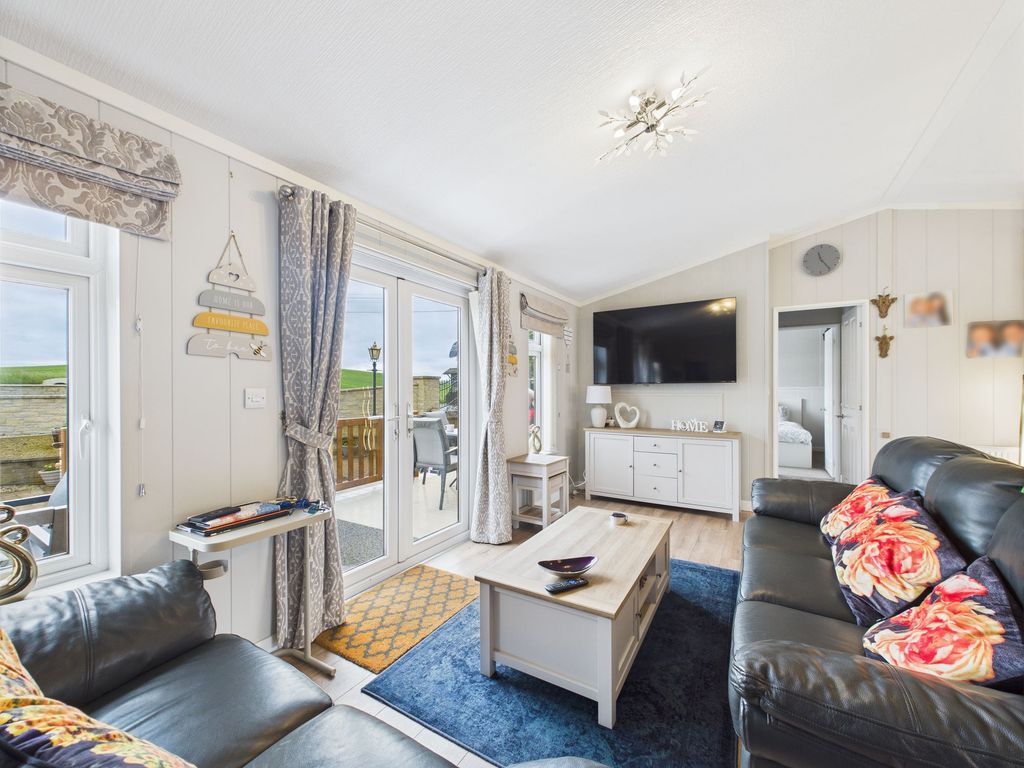 Property photo 2 of 18 Living Area