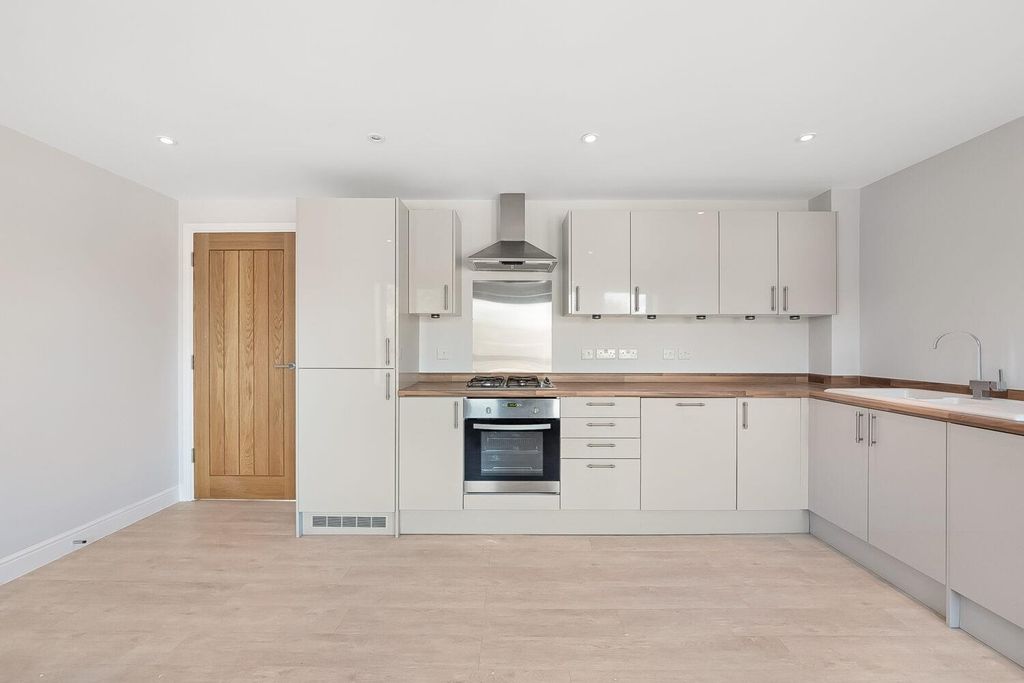 Property photo 1 of 7 2.Jpg