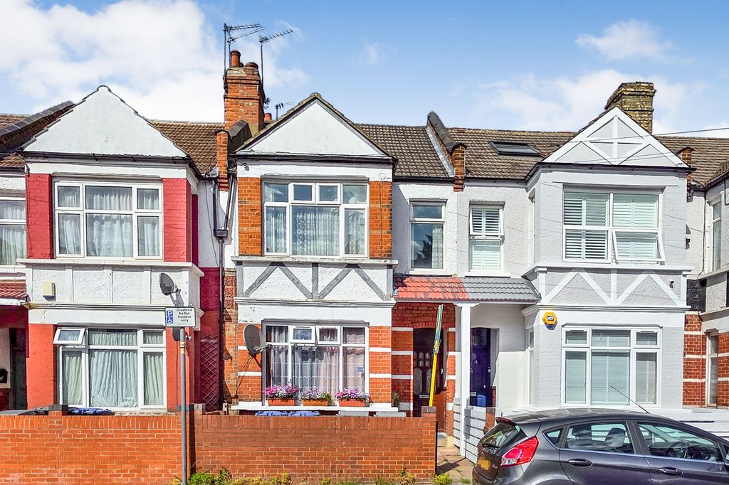 Property photo 1 of 20 79A Drayton Road, Willesden, London, Nw10 4Dg