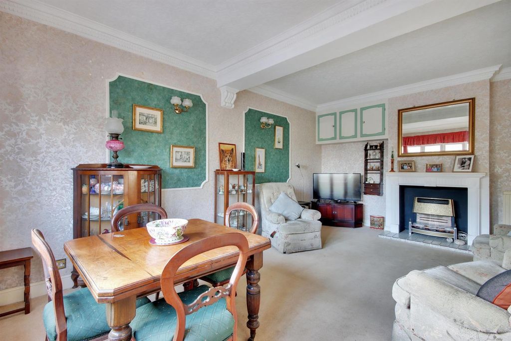 Property photo 3 of 18 58385_015.Jpg