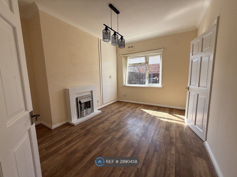 Property photo 3 of 9 Dining Room