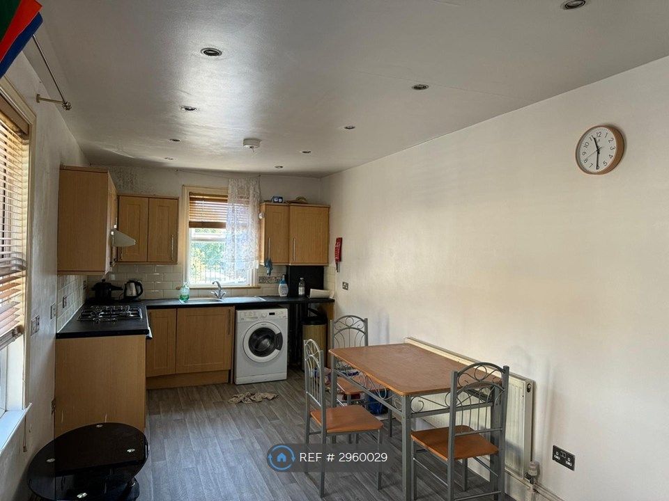 Property photo 1 of 5 Kitchn Lounge