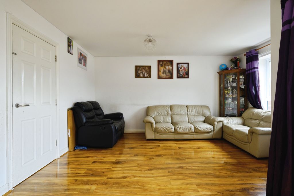 Property photo 3 of 20