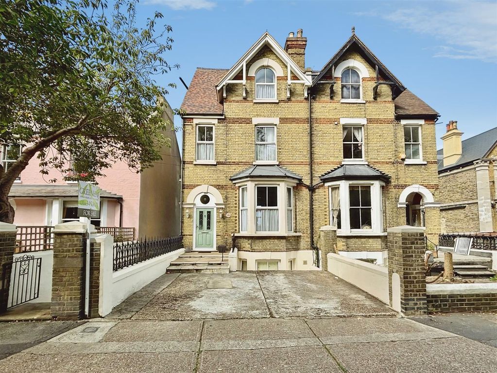 Property photo 1 of 26 7815Af68-04c9d27F-73A5-41B4-A6ce-986E018A3527.Jpg