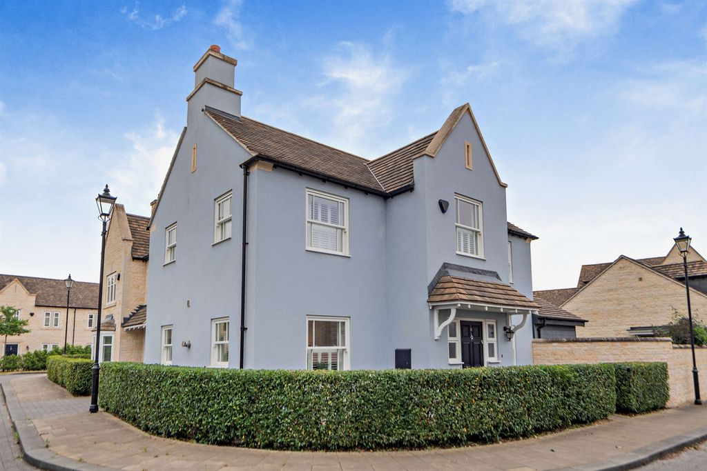 Property photo 2 of 18