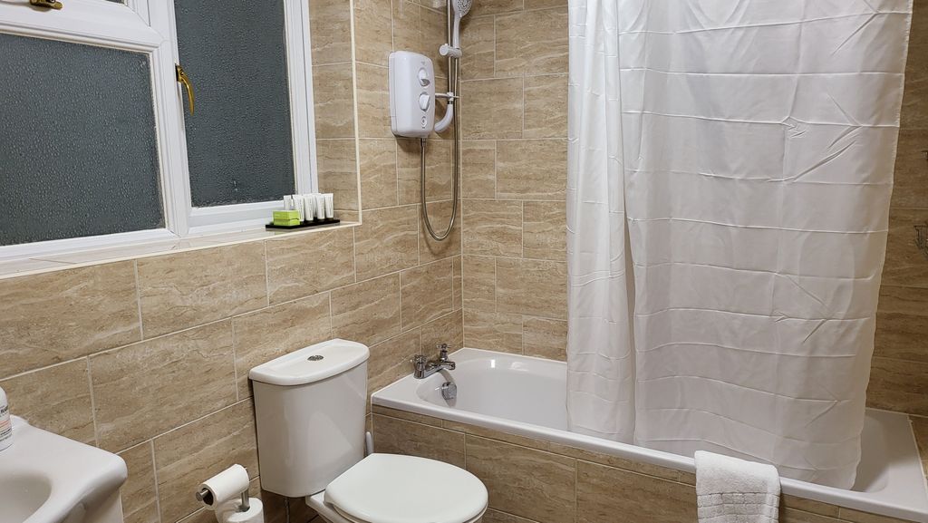 Property photo 2 of 20 Bathroom