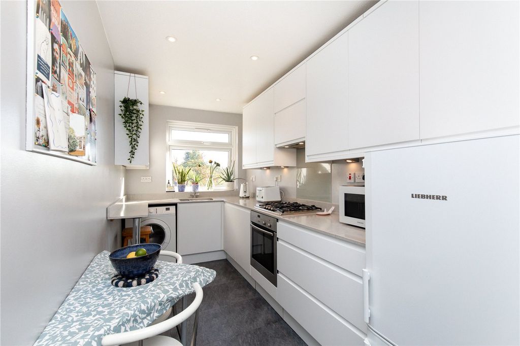 Property photo 2 of 14 Picture No. 13