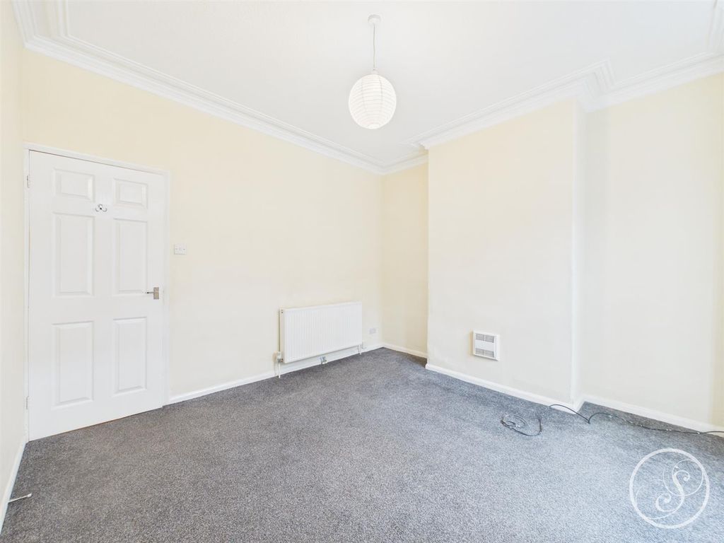 Property photo 2 of 12 Living Room