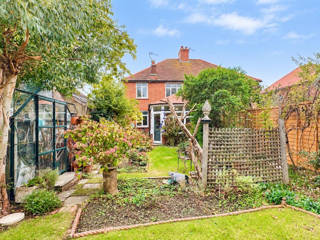 Property photo 2 of 26