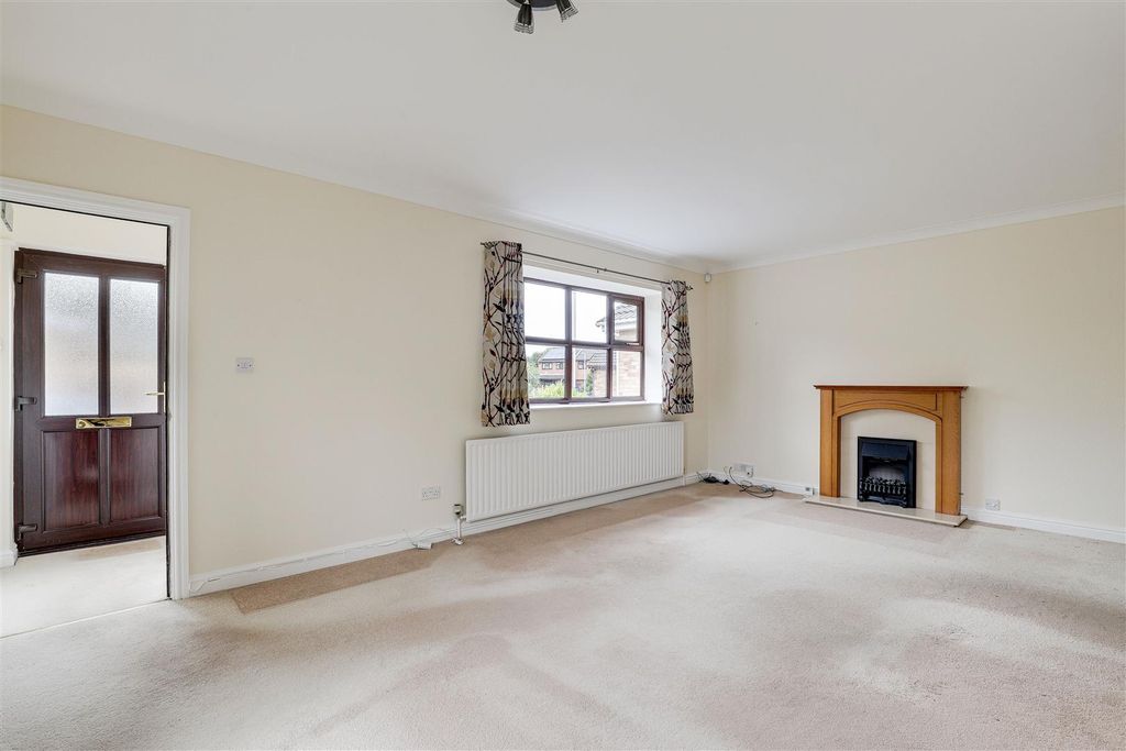 Property photo 3 of 16 5923.Jpg