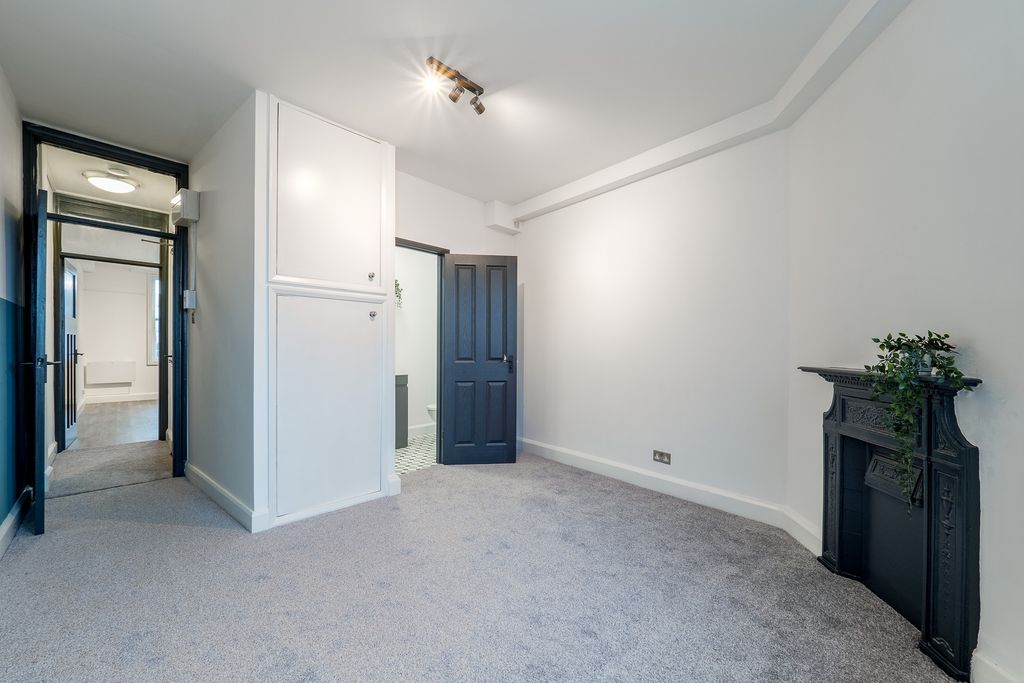 Property photo 2 of 8 Photo 1