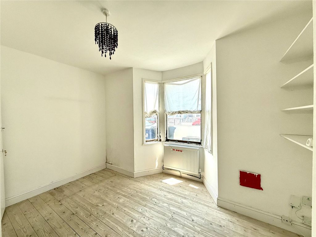 Property photo 3 of 9 Bedroom