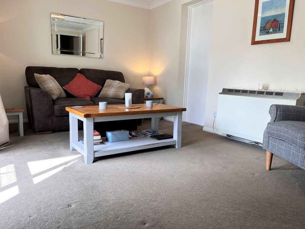 Property photo 3 of 11 Living Room