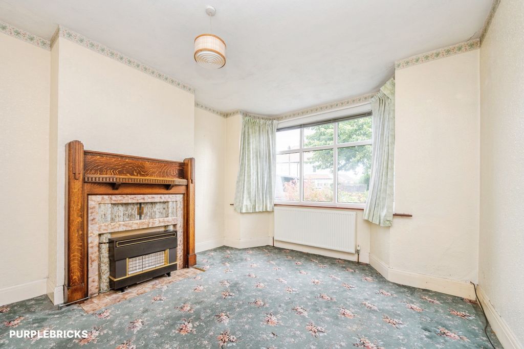 Property photo 2 of 24