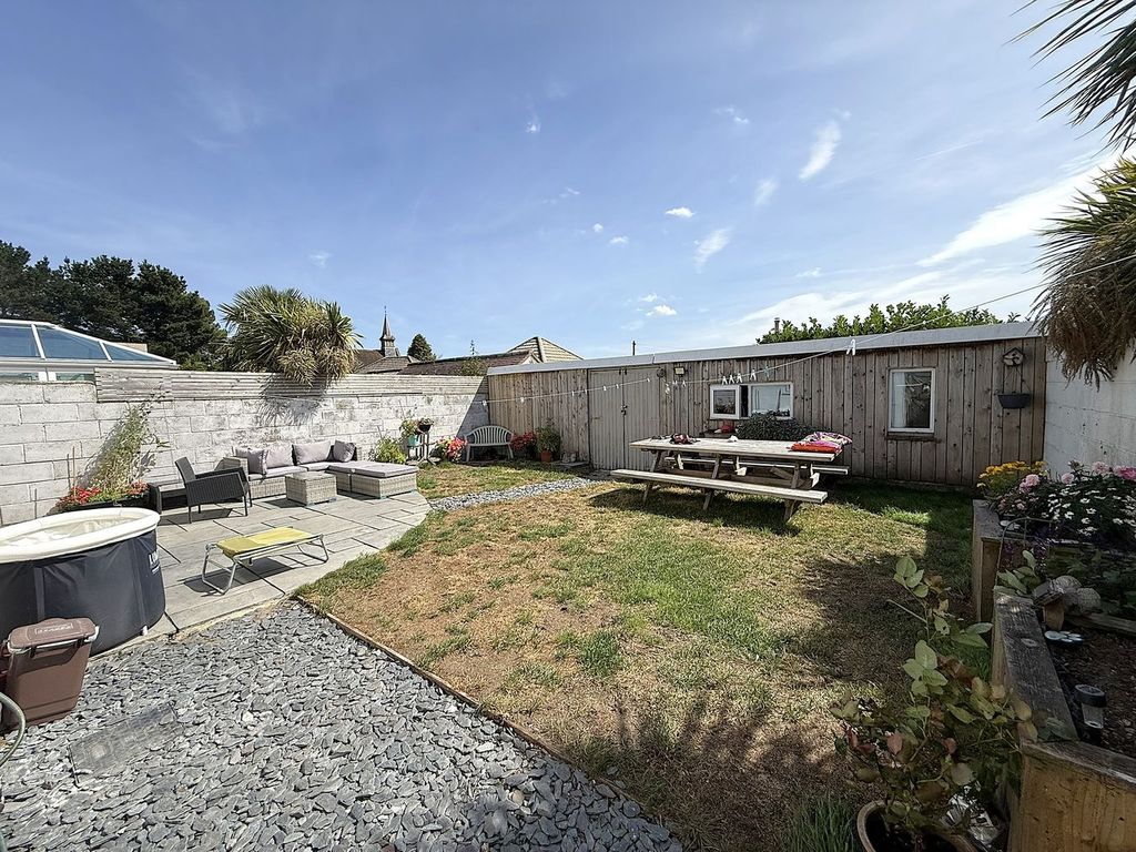 Property photo 2 of 26