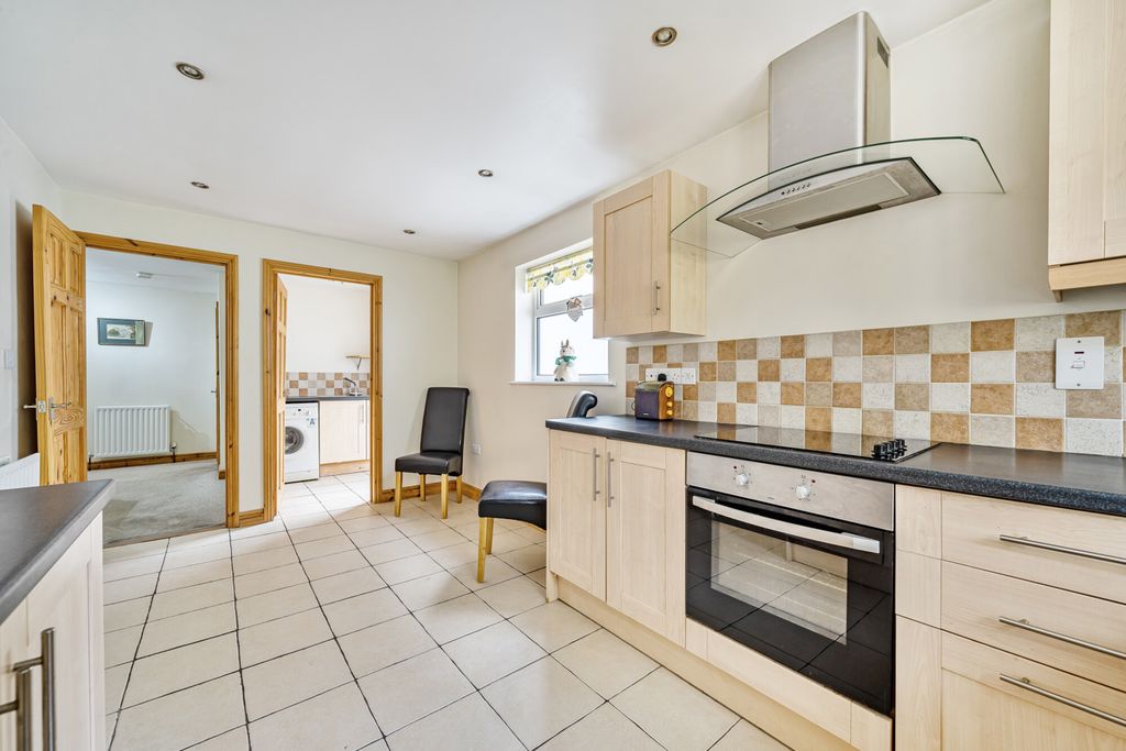 Property photo 3 of 22 Kitchen