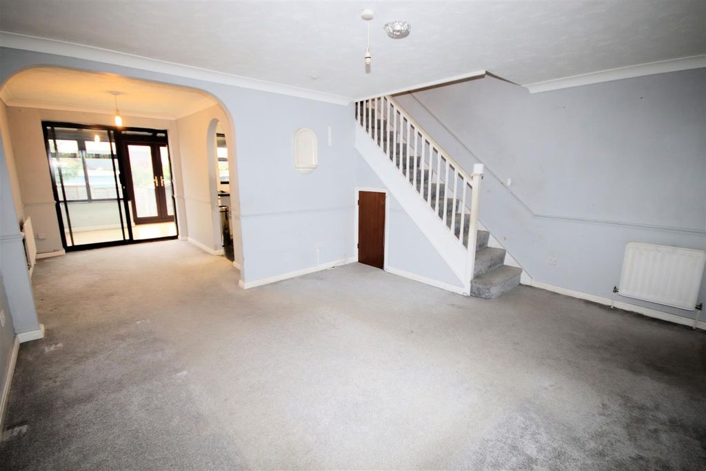 Property photo 2 of 16 Living Room