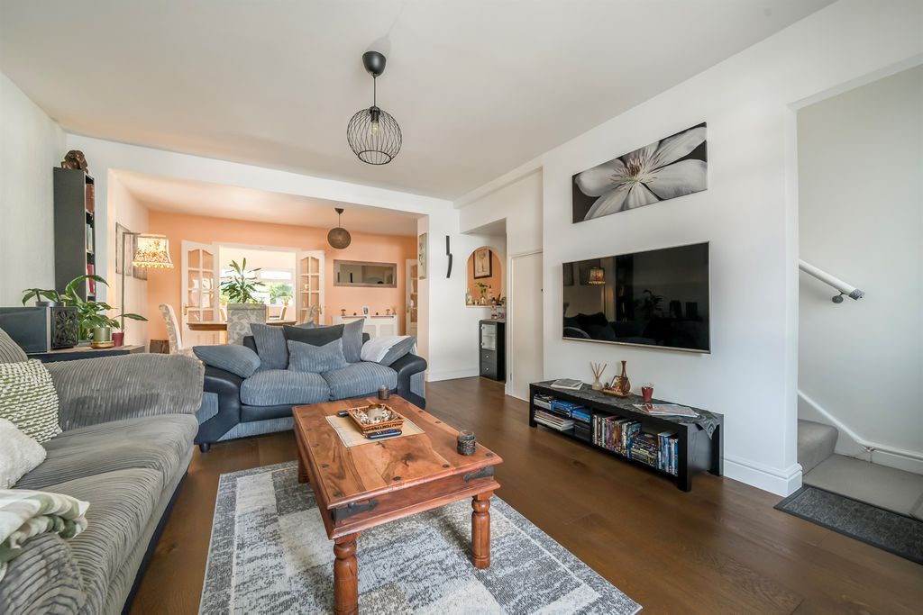 Property photo 3 of 19