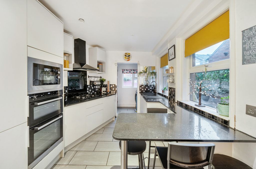 Property photo 2 of 20 Kitchen