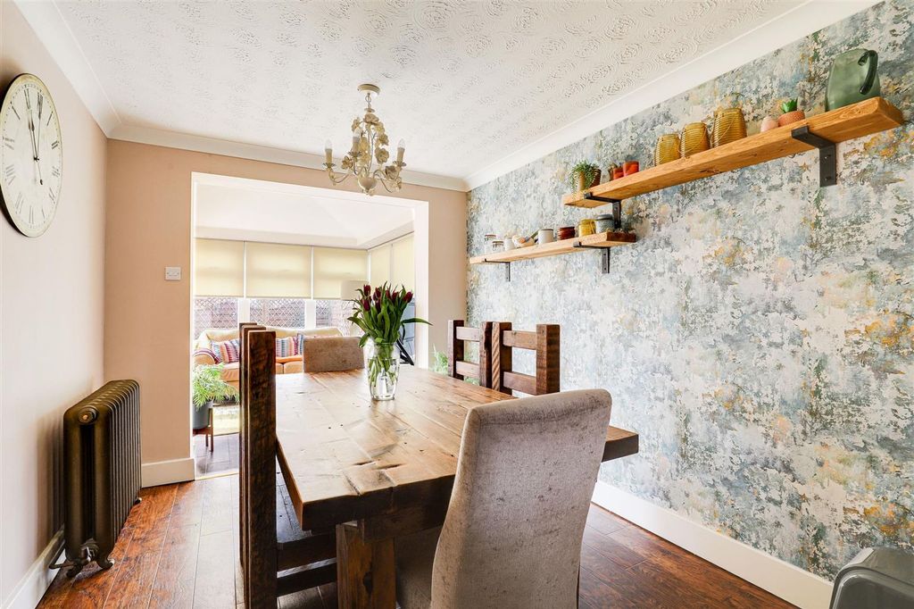 Property photo 3 of 29