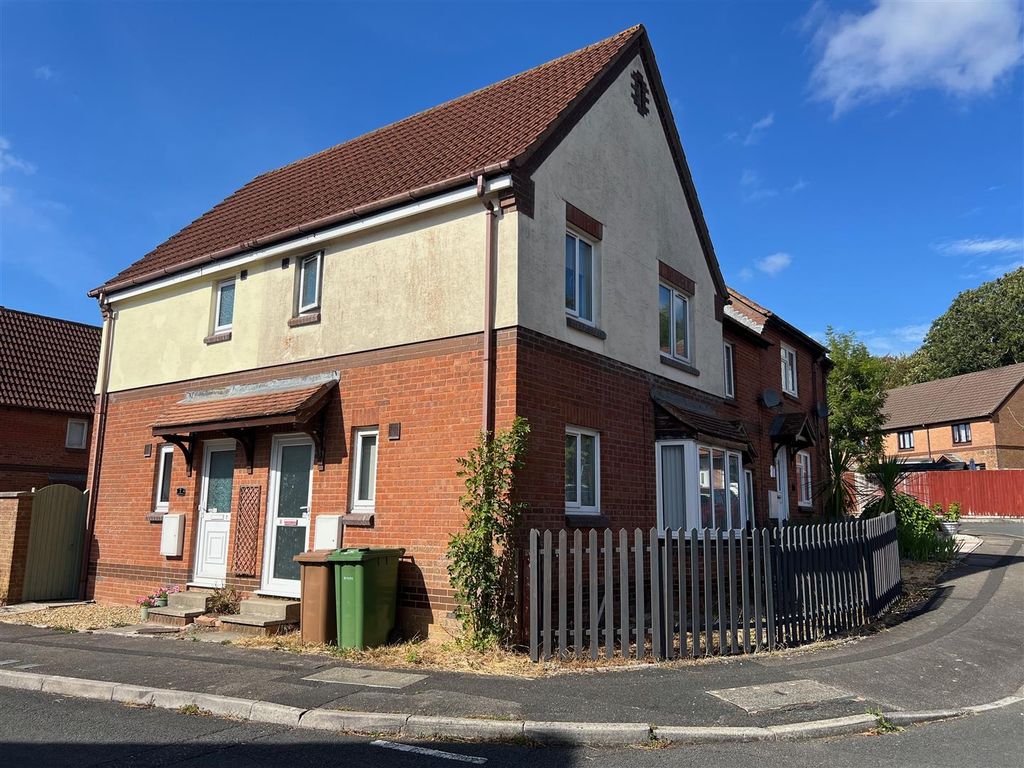 Property photo 1 of 12 Summerlands Gardens, Plympton, Plymouth Pl7 2Gz