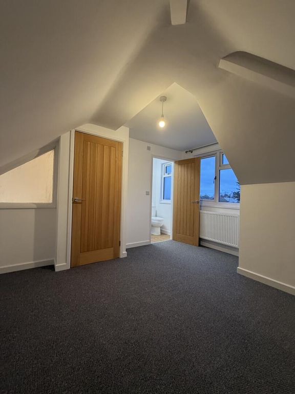 Property photo 3 of 10 Hallway