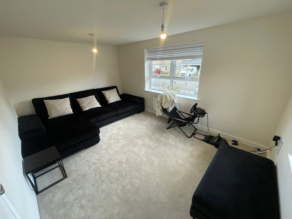 Property photo 3 of 17 Living Room