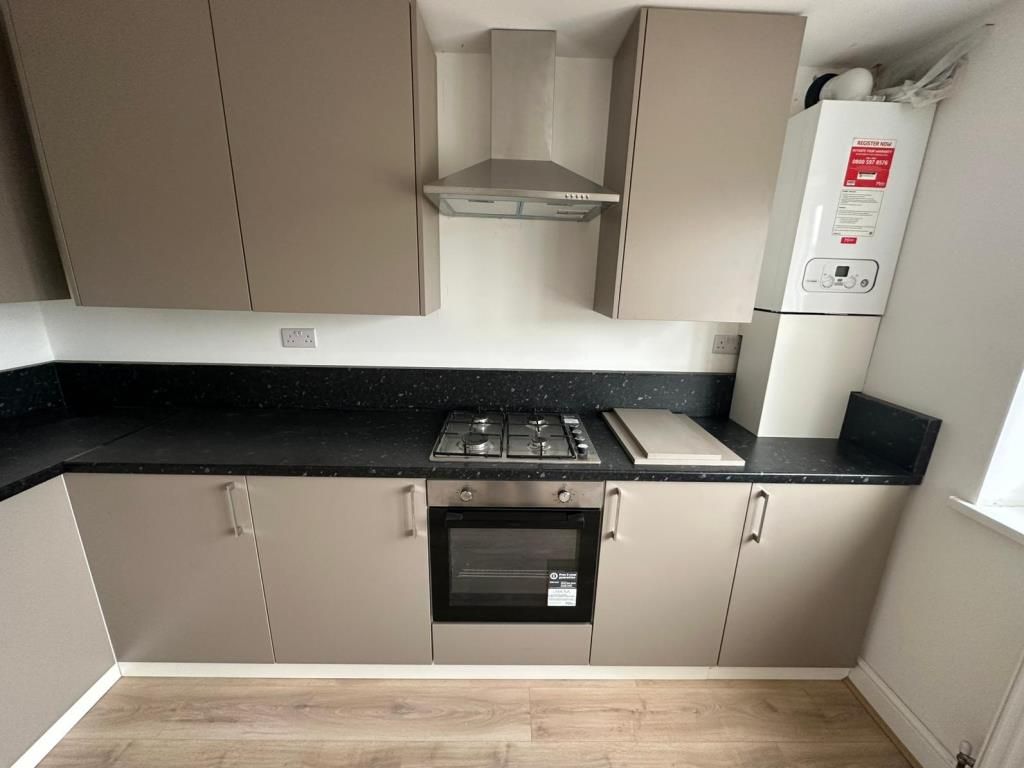 Property photo 2 of 6 Kitchen