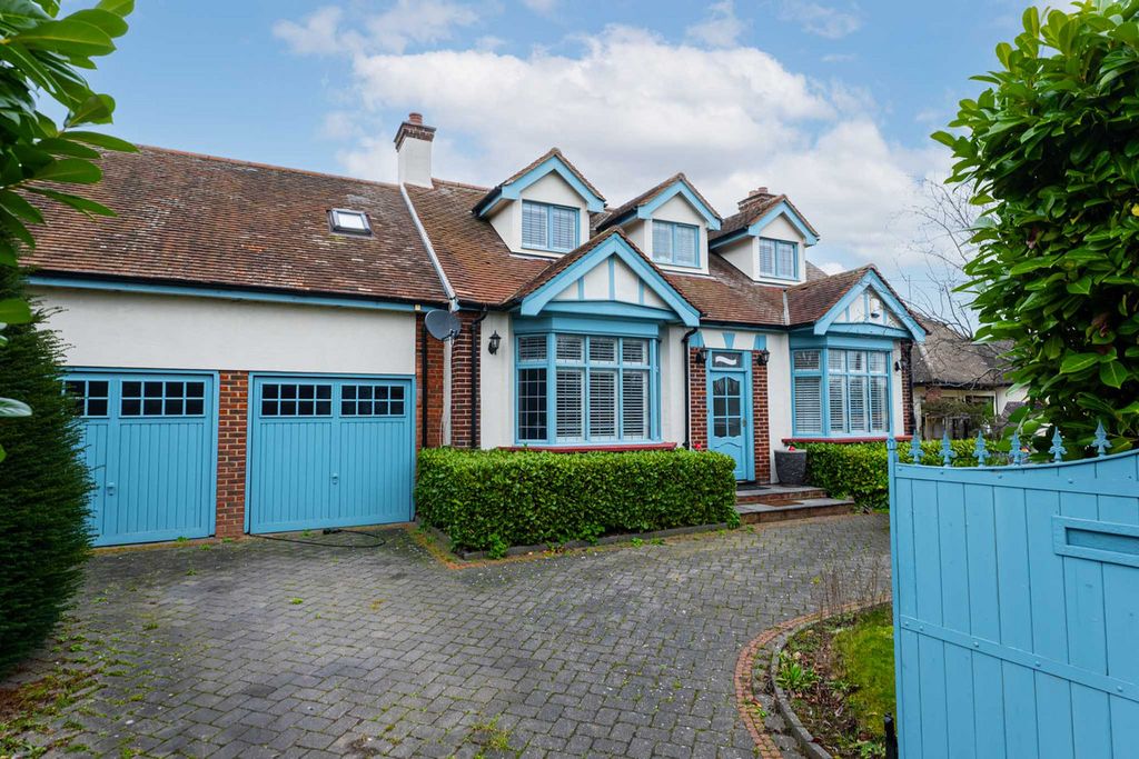 Property photo 1 of 34