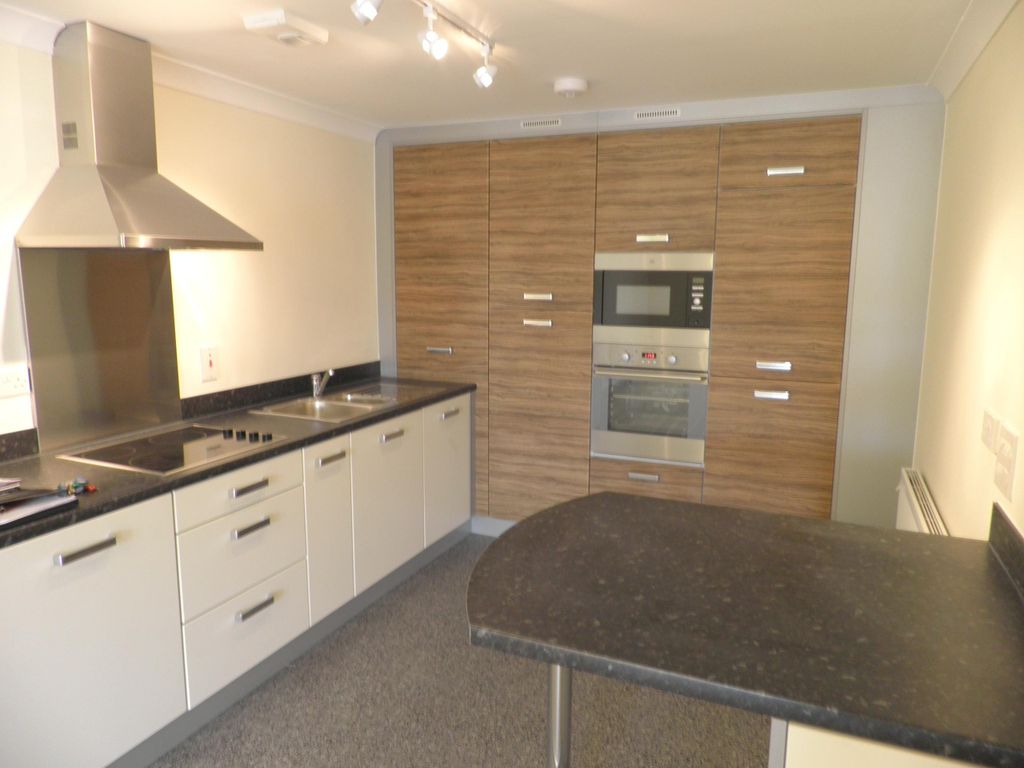 Property photo 2 of 11 Kitchen