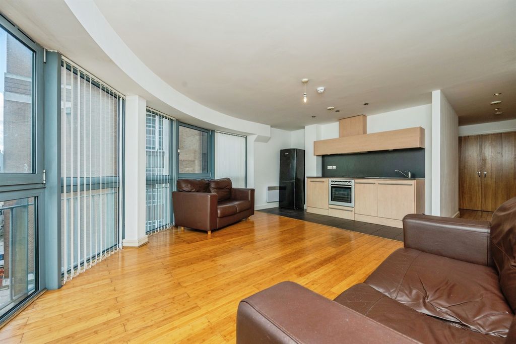 Property photo 3 of 18