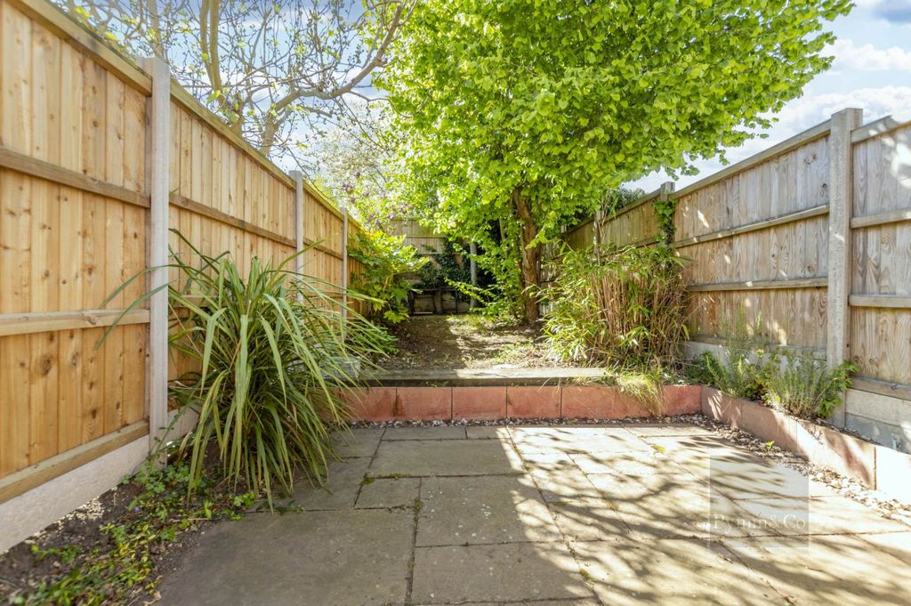 Property photo 2 of 10