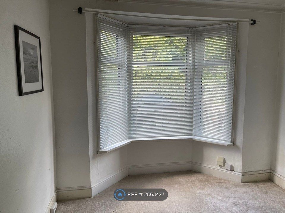 Property photo 2 of 8 Living Room