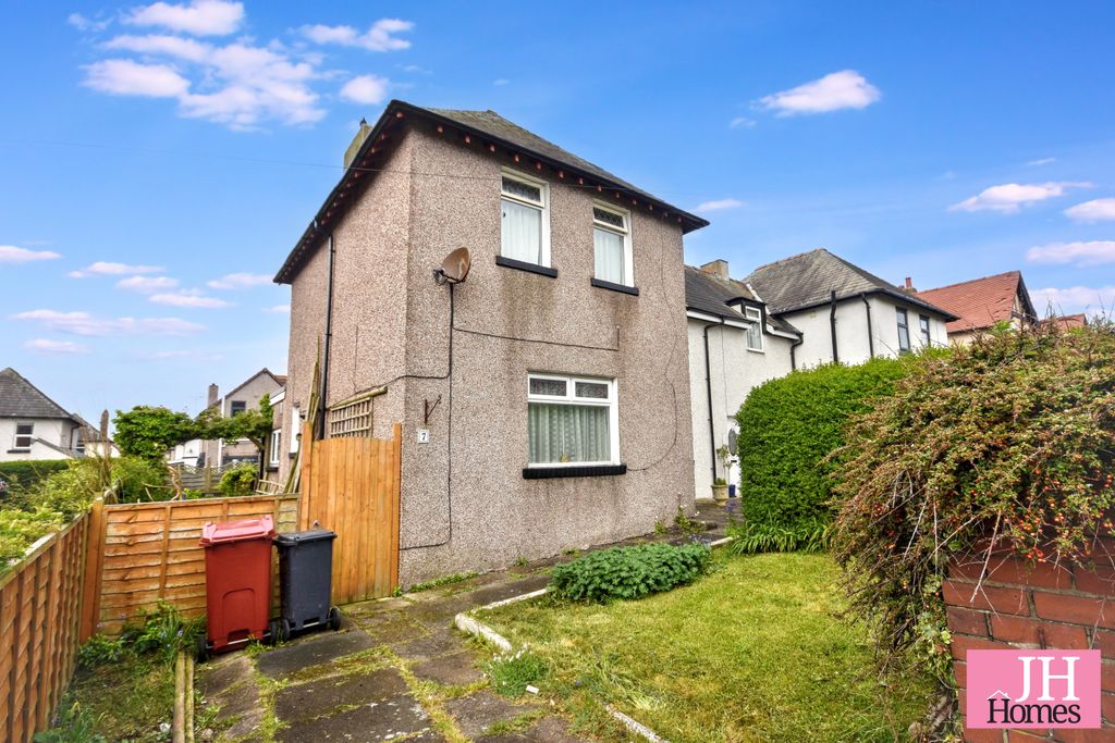 Property photo 1 of 18