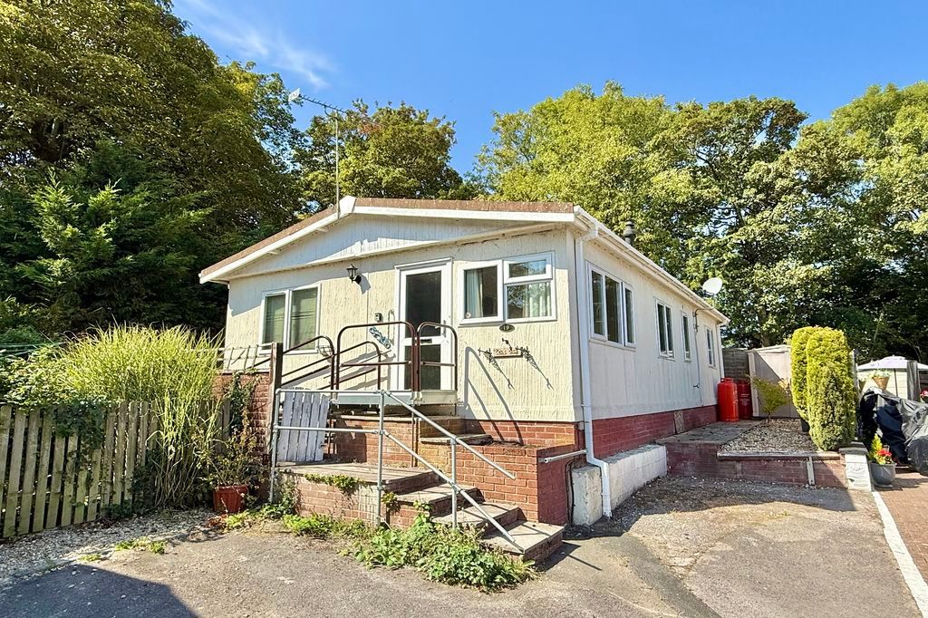 Property photo 3 of 14 Front