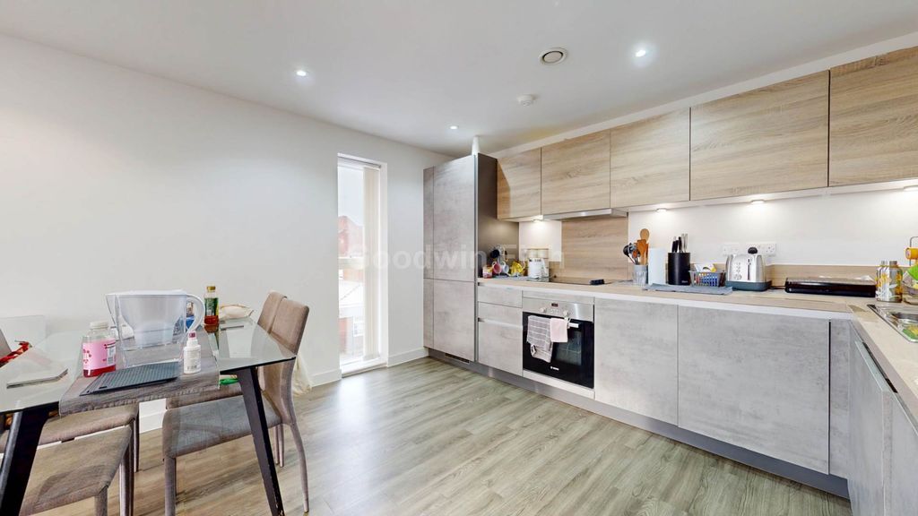 Property photo 3 of 12