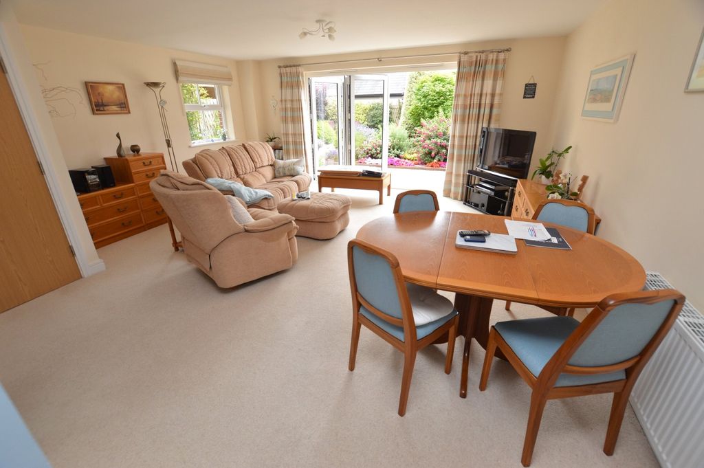 Property photo 3 of 14 Living Room