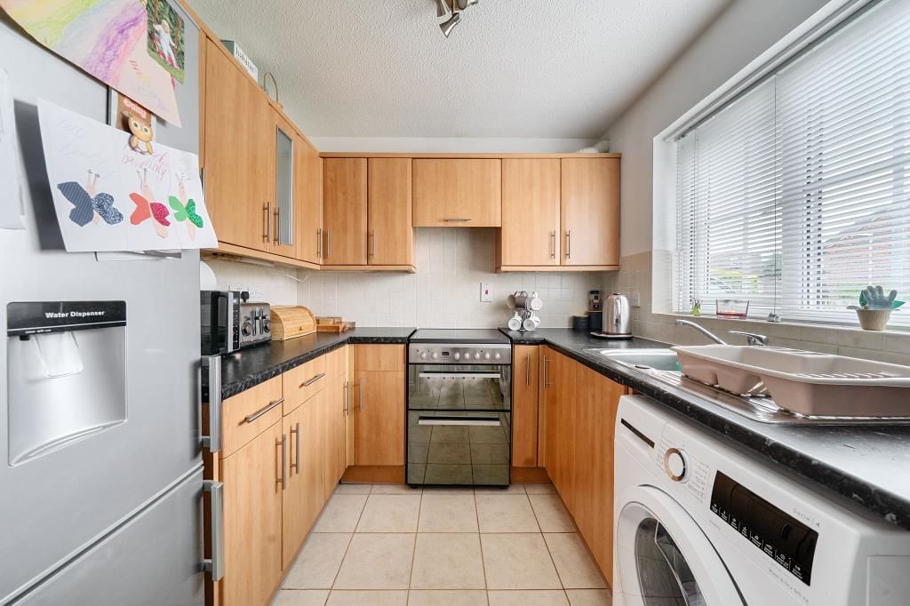 Property photo 3 of 20 Kitchen