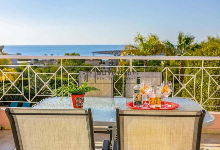 Property photo 3 of 11