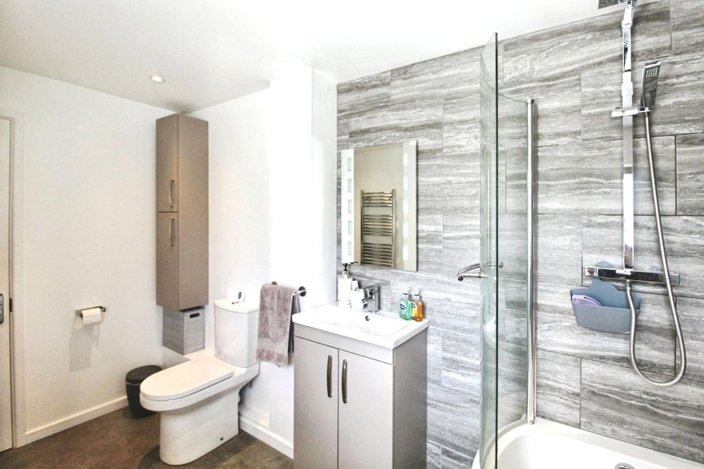 Property photo 3 of 50 Pbox-Img.Jpg