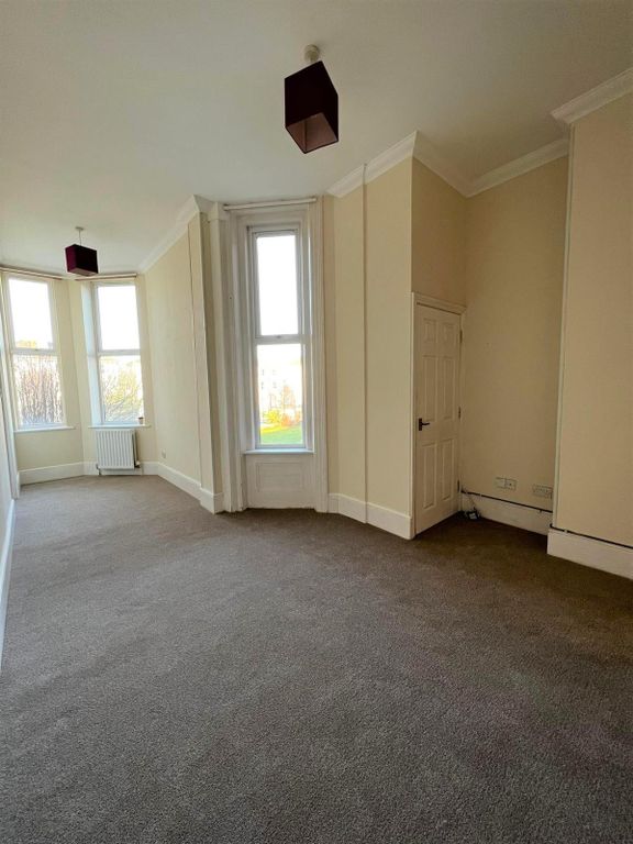 Property photo 2 of 7 Living Room