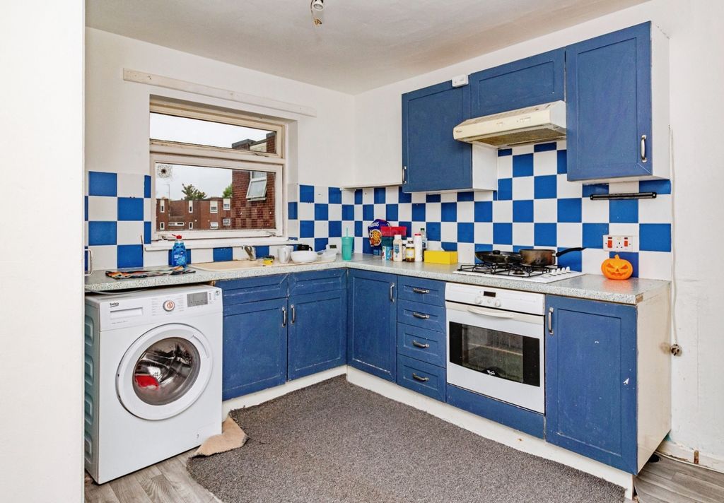 Property photo 3 of 12 4457934