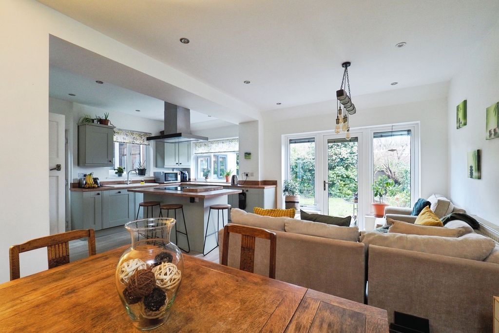 Property photo 2 of 27 Pbox-Img.Jpg