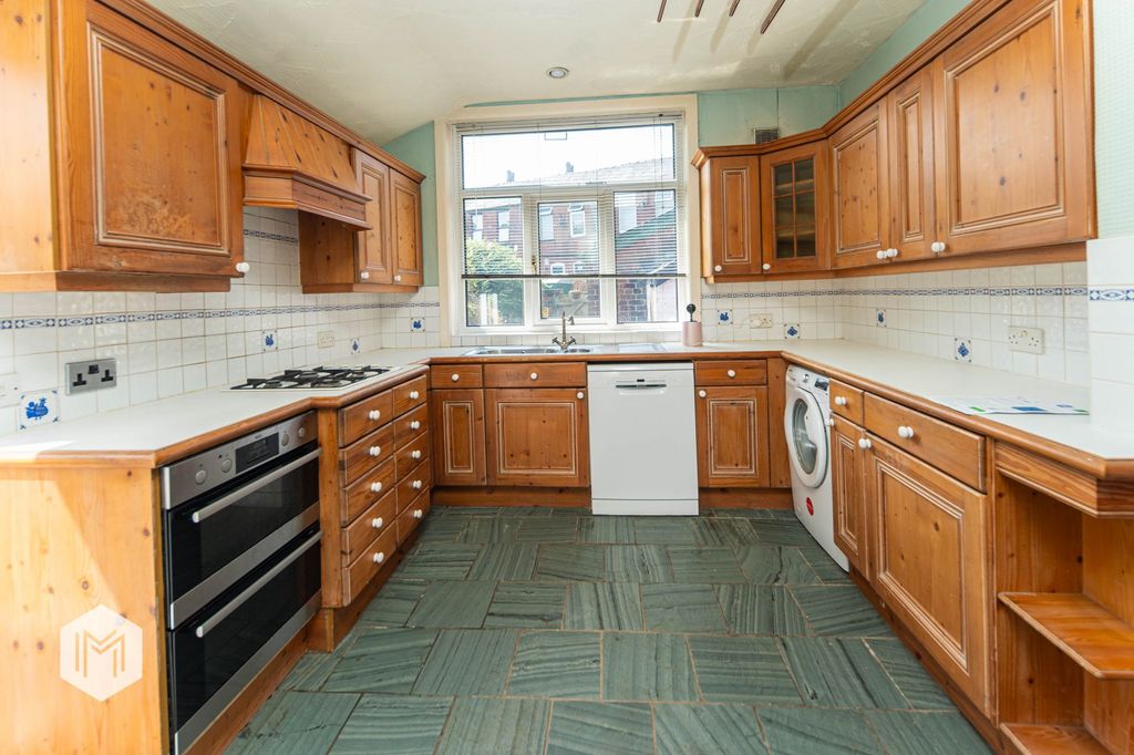 Property photo 3 of 27